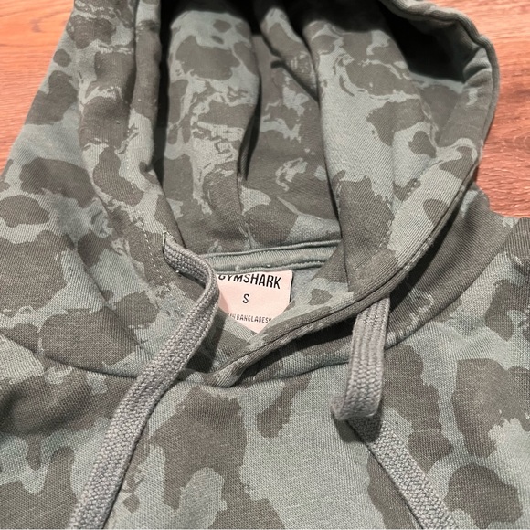 Gymshark Green Camouflage Woman’s Hoodie Small - Picture 4 of 6